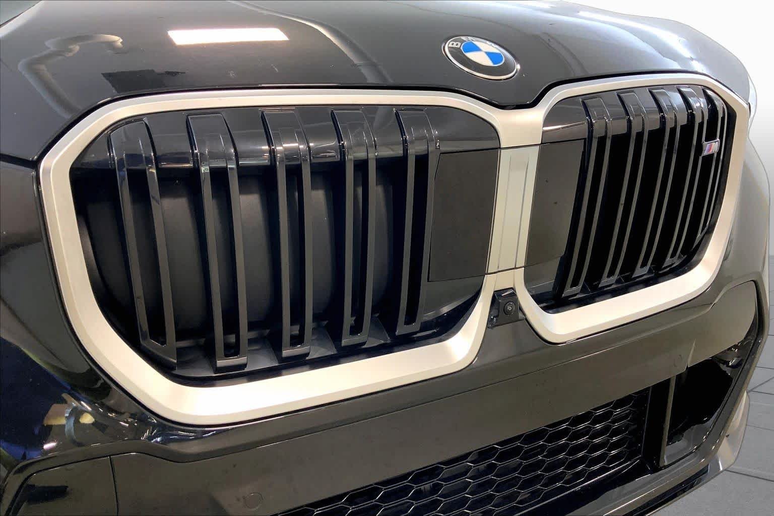 Certified Used 2026 Black Sapphire Metallic BMW M35i image 32