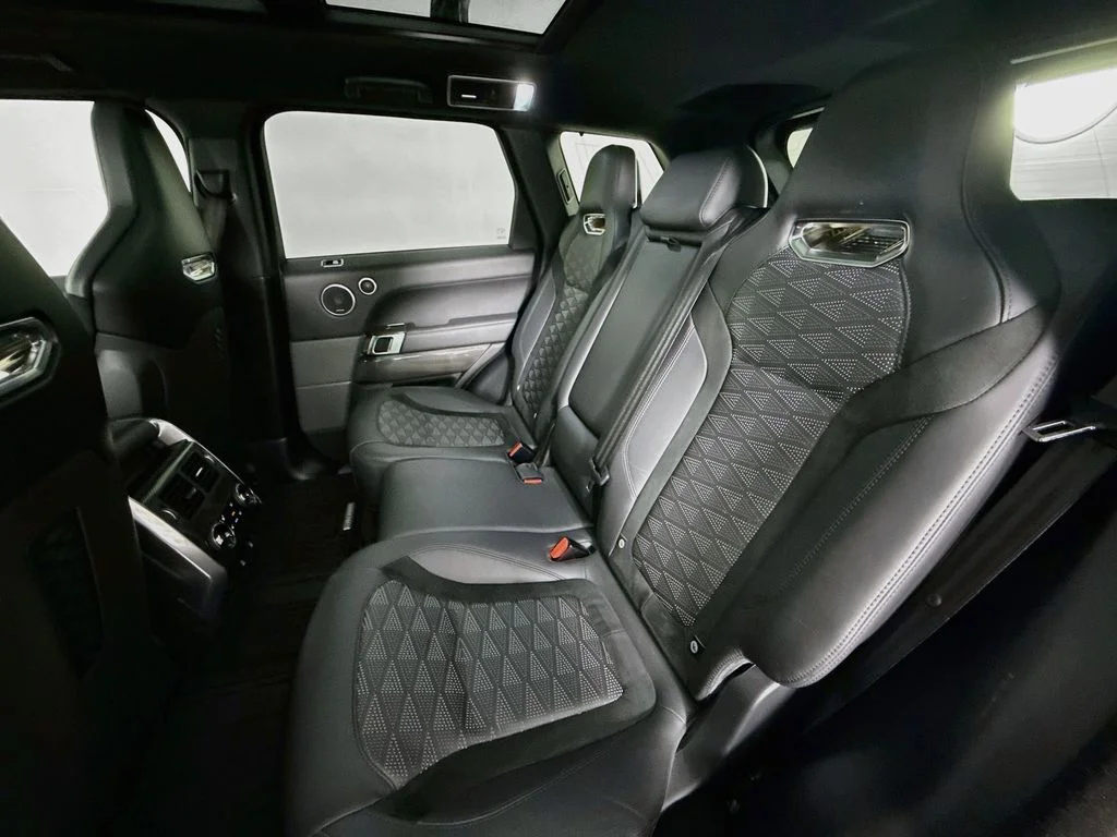 Used 2021  Land Rover SVR image 26