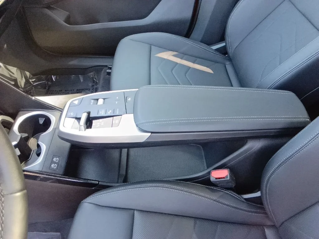 Used 2026 Vegas Red Metallic BMW xDrive28i image 18