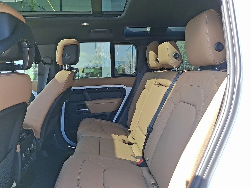 New 2026  Land Rover X-Dynamic SE image 6