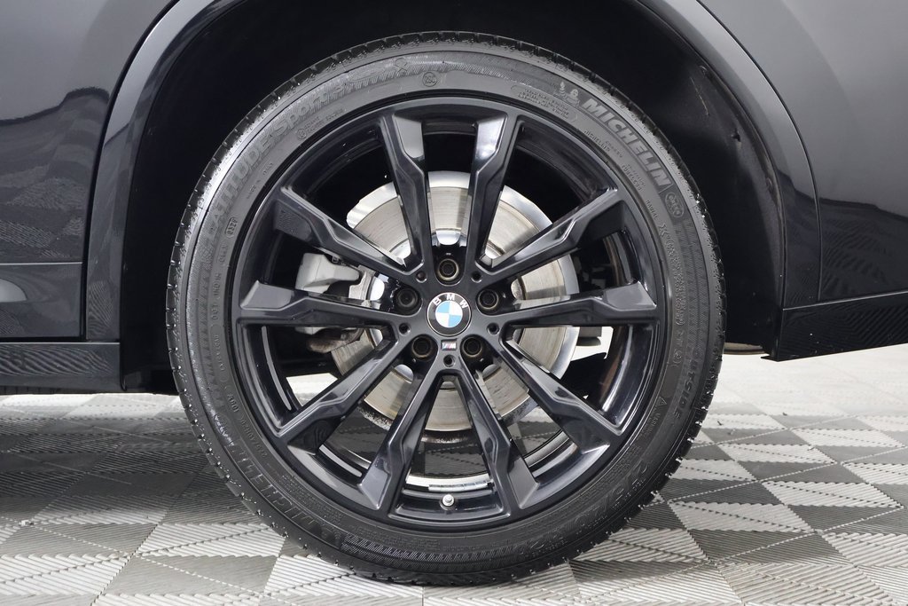 Used 2024 Black Sapphire Metallic BMW xDrive30i image 16