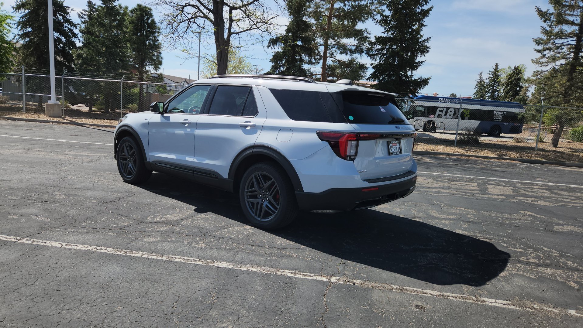 2026 Ford Explorer ST-Line - Photo 8