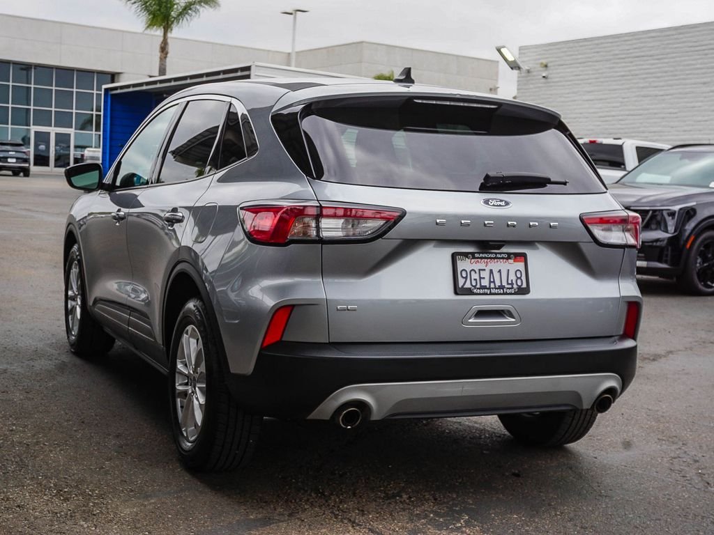 Used 2022 Silver Ford SE image 5