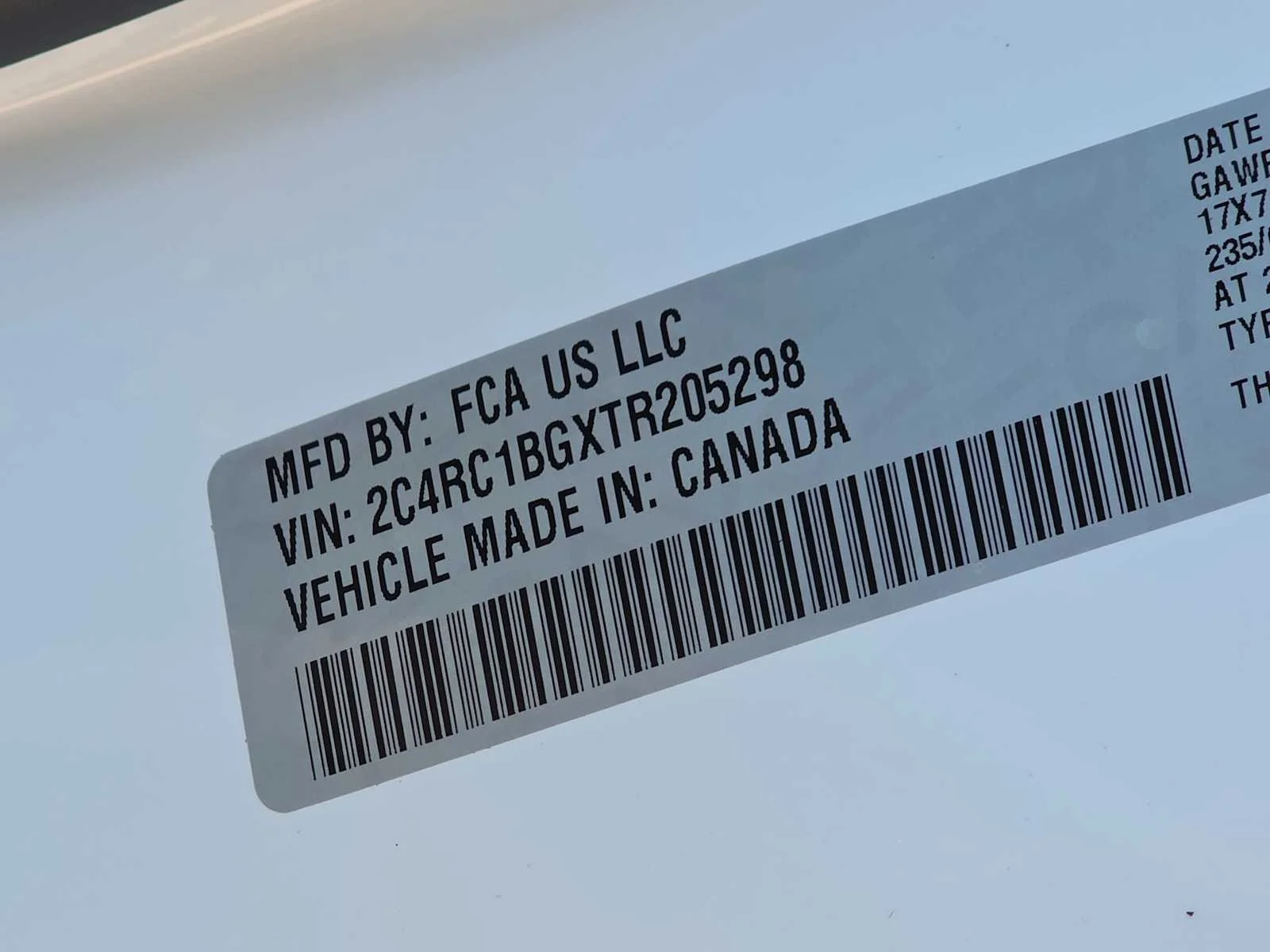 New 2026 Bright White Clear-Coat Exterior Paint Chrysler Select image 25