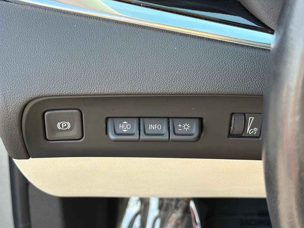 Used 2024 Moonstone Gray Metallic Buick Avenir image 21