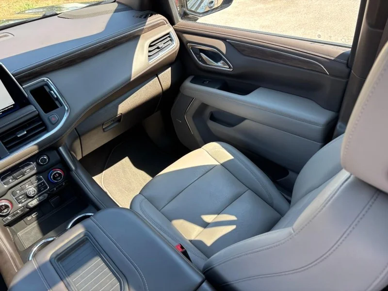Used 2023 Gray Chevrolet Z71 image 15
