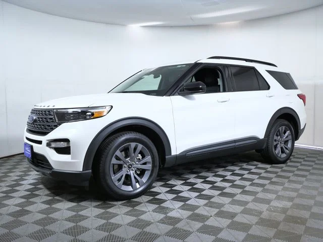 Certified Used 2023 White Ford XLT image 2