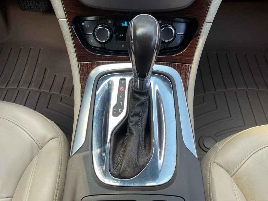 Used 2012 White Buick Premium I image 38