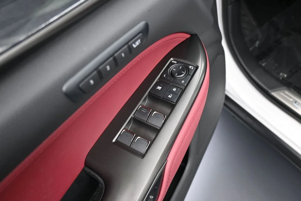 Used 2025 White Pearl Lexus 350 Premium image 15