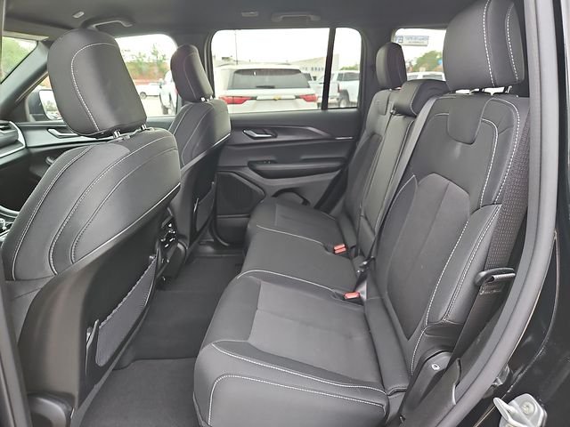 New 2026 Diamond Black Crystal Pearlcoat Jeep Laredo image 11
