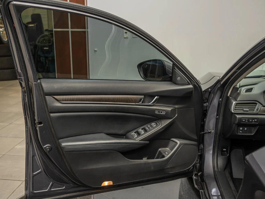 Used 2018 Gray Honda Touring image 25
