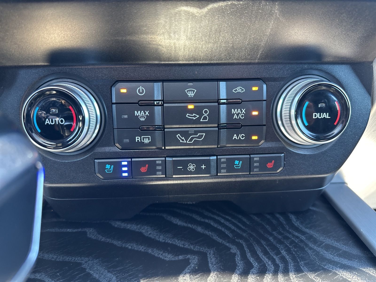 Used 2020 Black Ford Platinum image 67