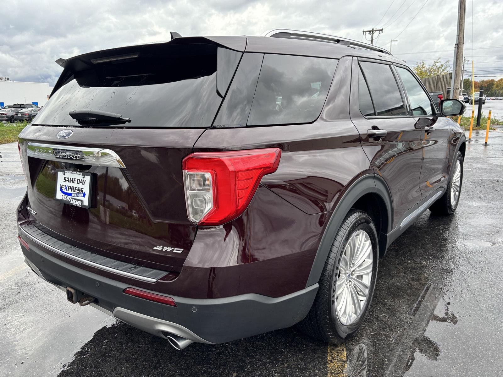 Used 2022 Jewel Red Ford Limited image 7