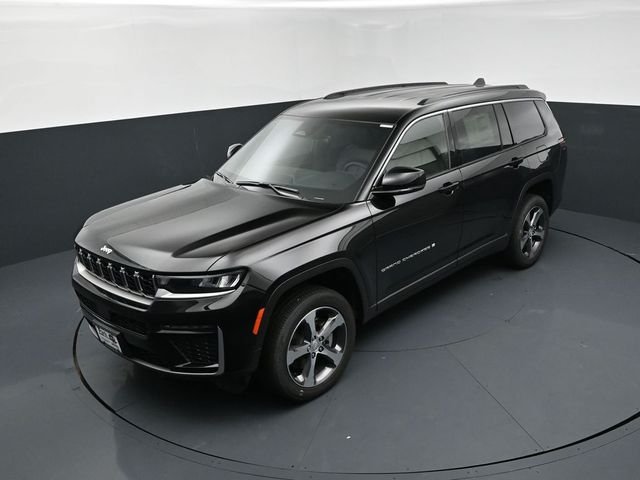 New 2026 Diamond Black Crystal Pearl-Coat Exterior Paint Jeep Limited image 14