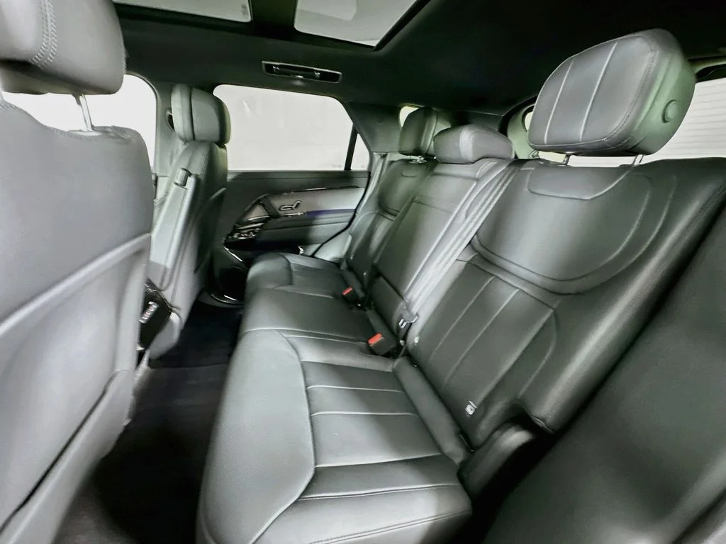 Used 2023 Carpathian Gray Premium Metallic Land Rover SE Dynamic image 23