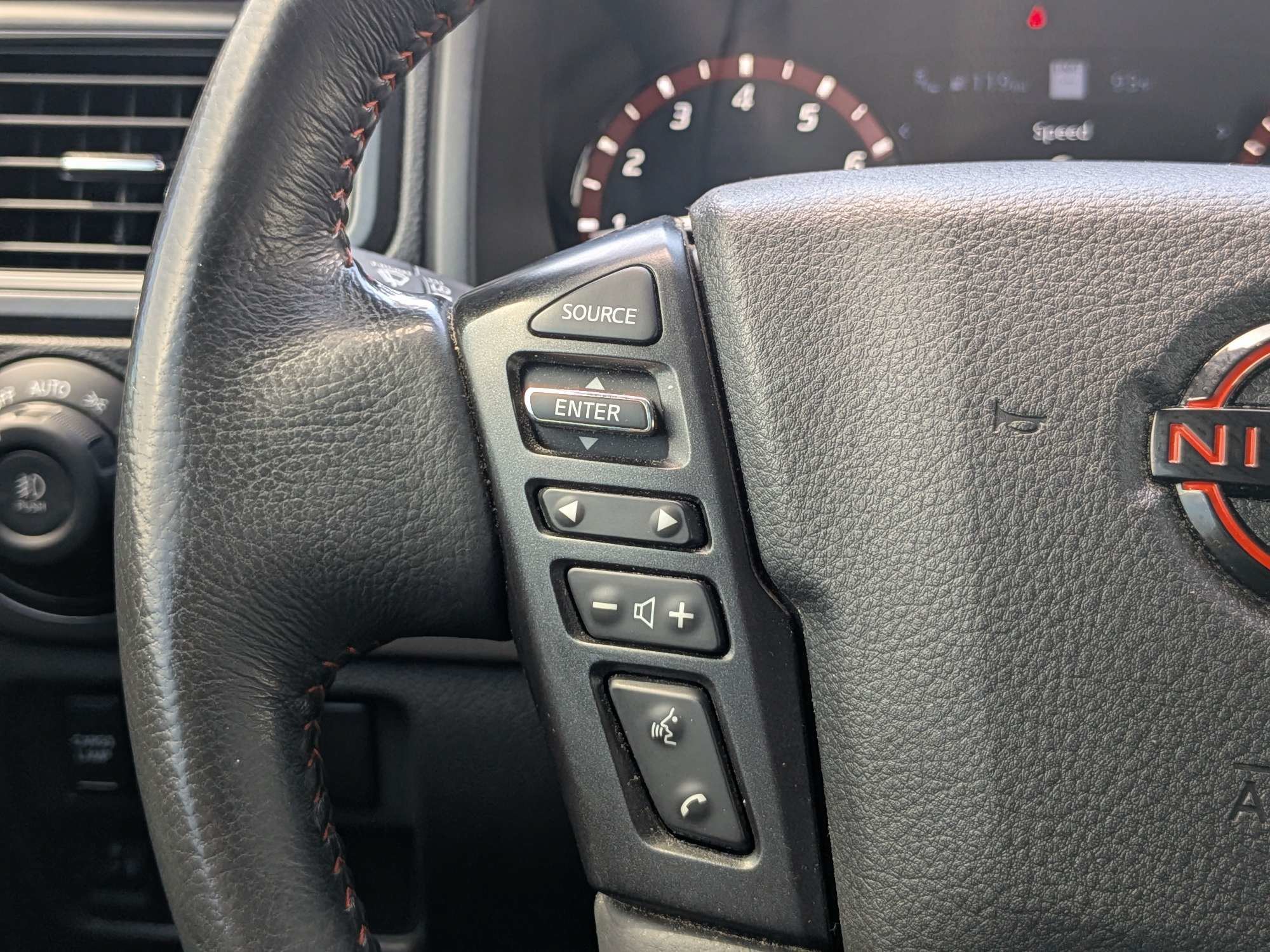 Used 2023  Nissan PRO-4X image 23