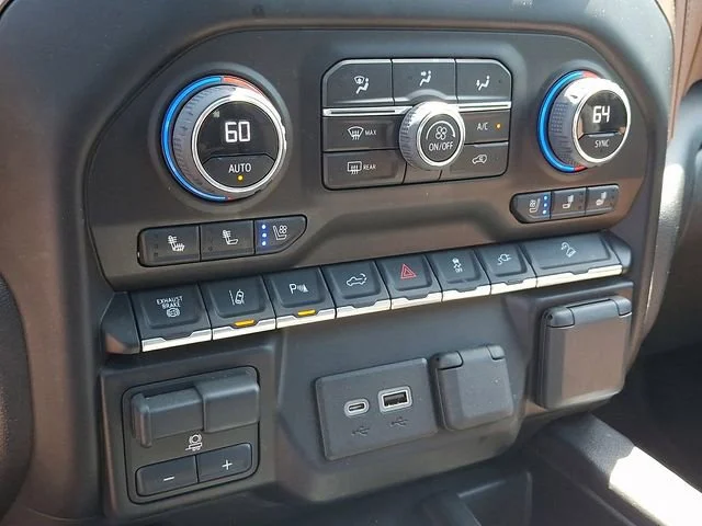 Used 2023 Iridescent Pearl Tricoat Chevrolet High Country image 16