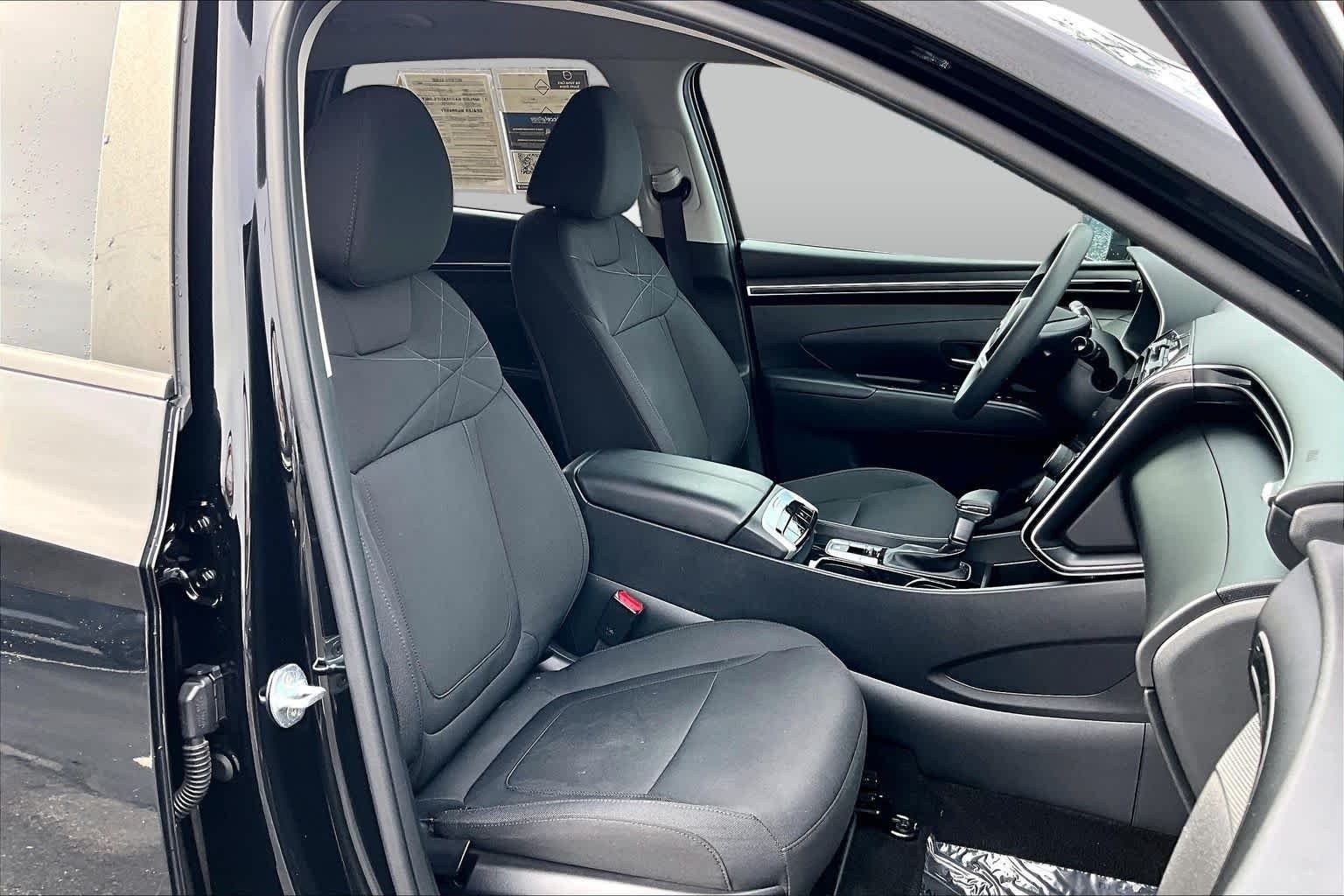 Used 2022 Phantom Black Hyundai SEL image 13