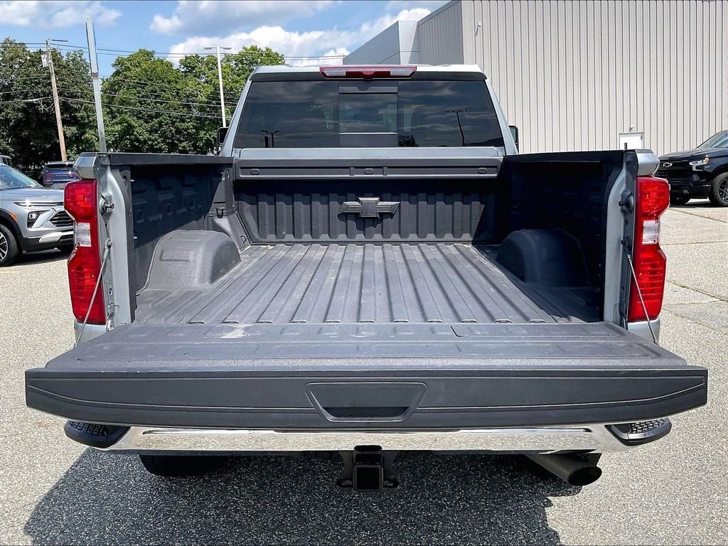 Used 2025 Gray Chevrolet LT image 31