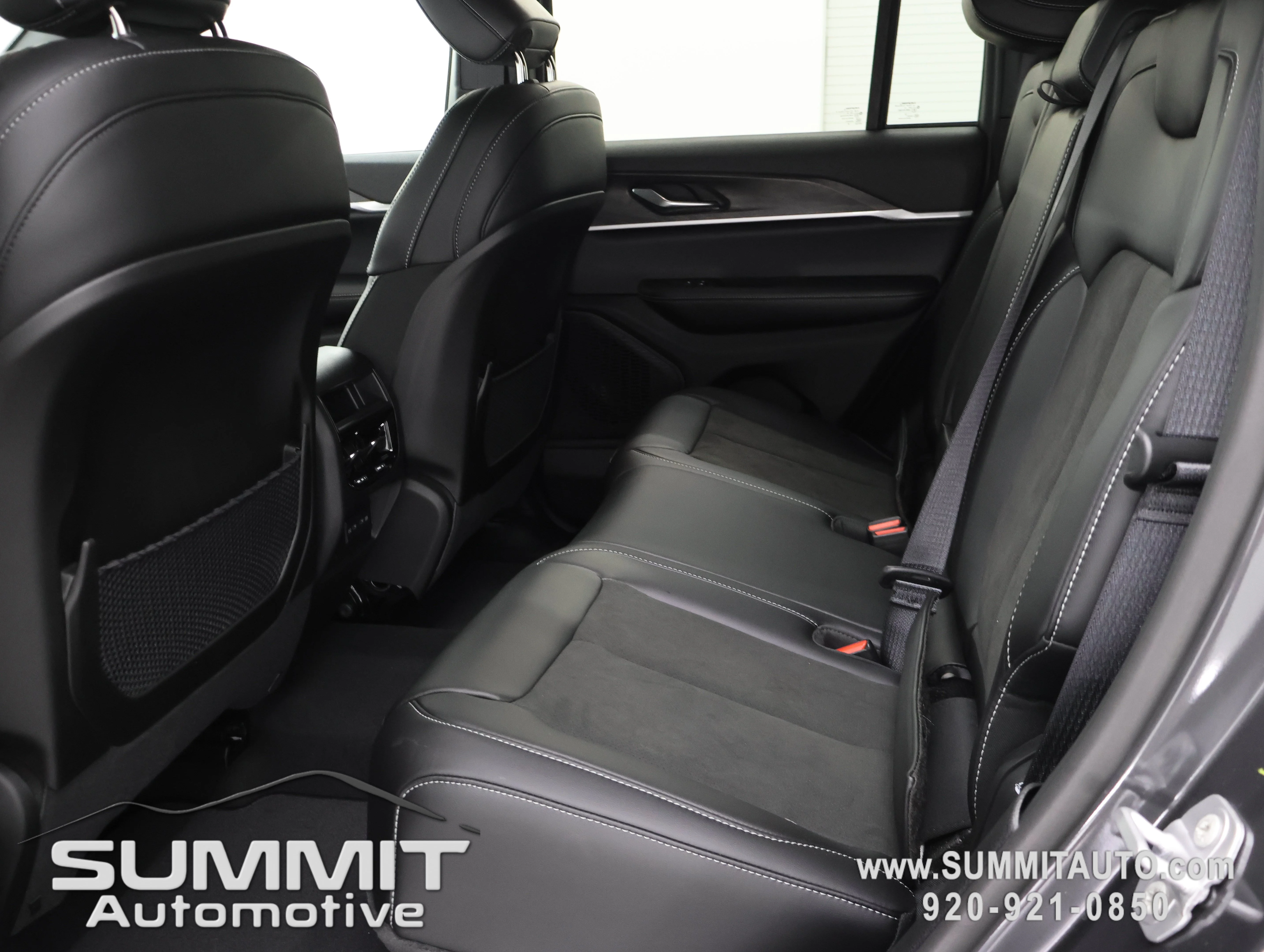 New 2026 Baltic Gray Metallic Clearcoat Jeep Altitude image 9
