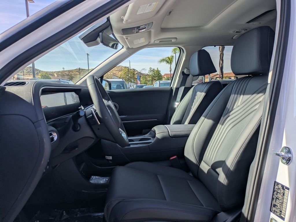 New 2026 White Hyundai SEL Premium image 13