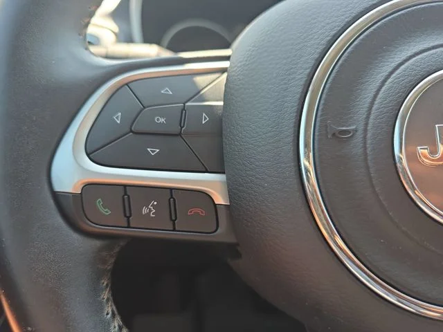 Used 2018 Black Jeep Latitude image 17