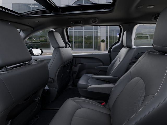 New 2026 Red Hot Pearl-Coat Exterior Paint Chrysler Select image 23