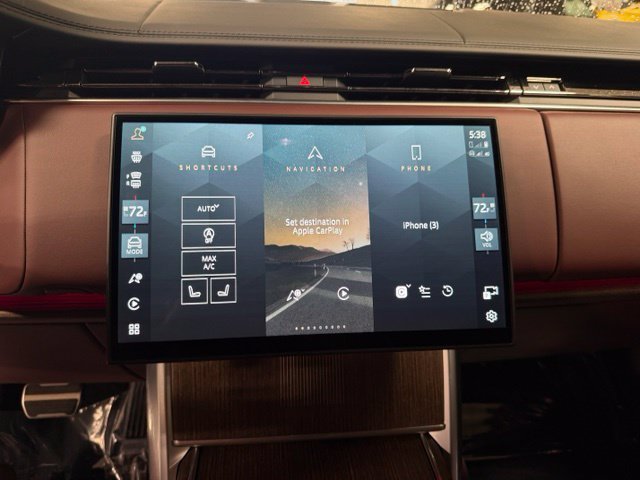 Used 2025 Silver Land Rover Autobiography image 22