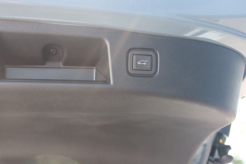 New 2026 Sonic Gray Pearl Honda Touring image 14
