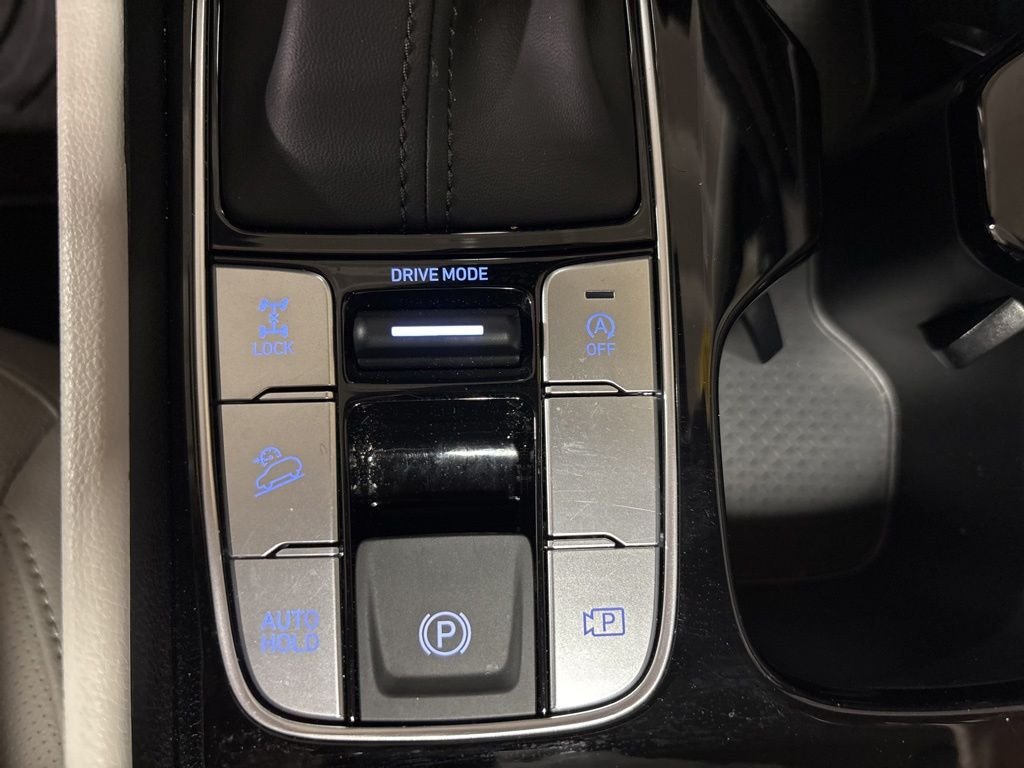 Certified Used 2025 Gray Hyundai SEL Convenience image 23