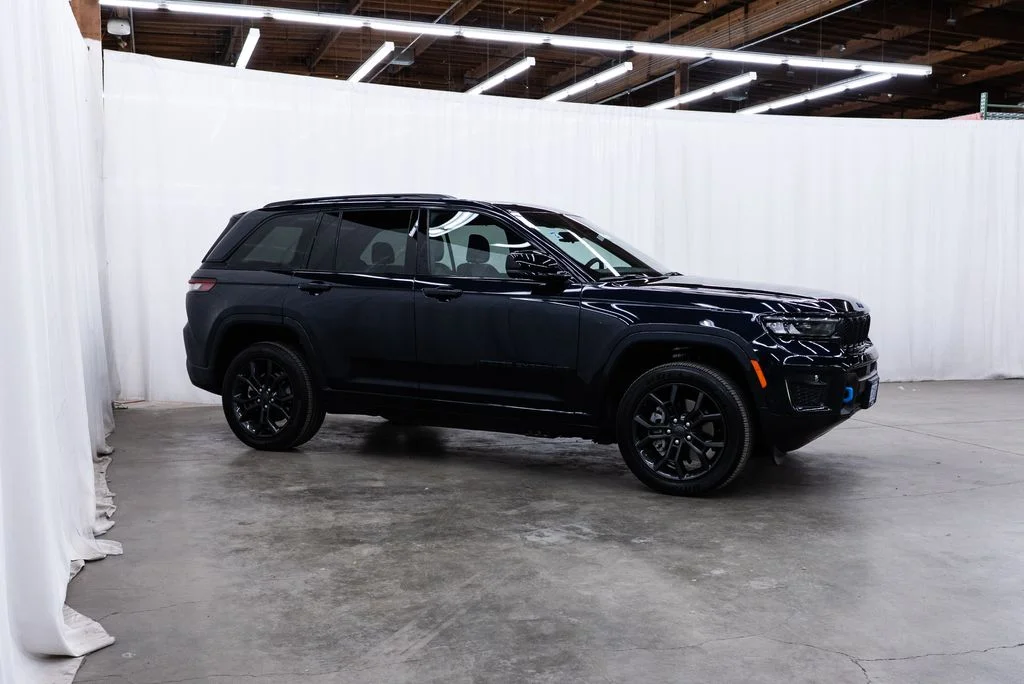 2024 Jeep Grand Cherokee Anniversary Edition 4xe 4x4's photo