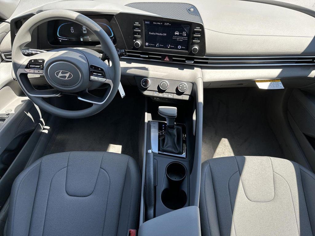 New 2026 Serenity White Hyundai SE image 12