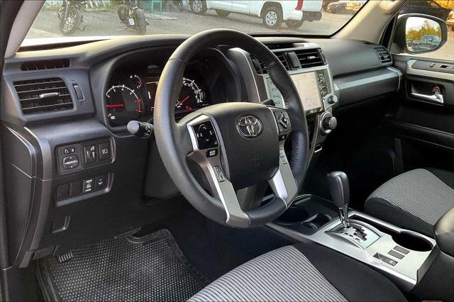 2024 Toyota 4Runner SR5 - Photo 16