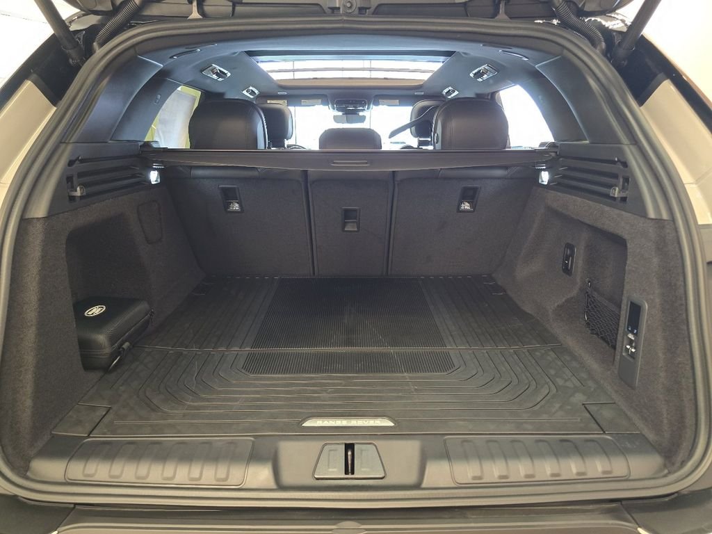 New 2026 Borasco Grey Land Rover se image 28