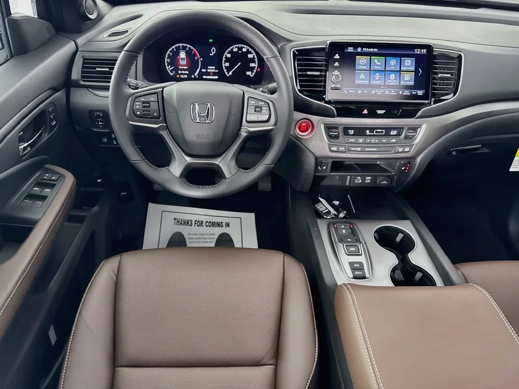 Certified Used 2026 Platinum White Pearl Honda RTL image 31