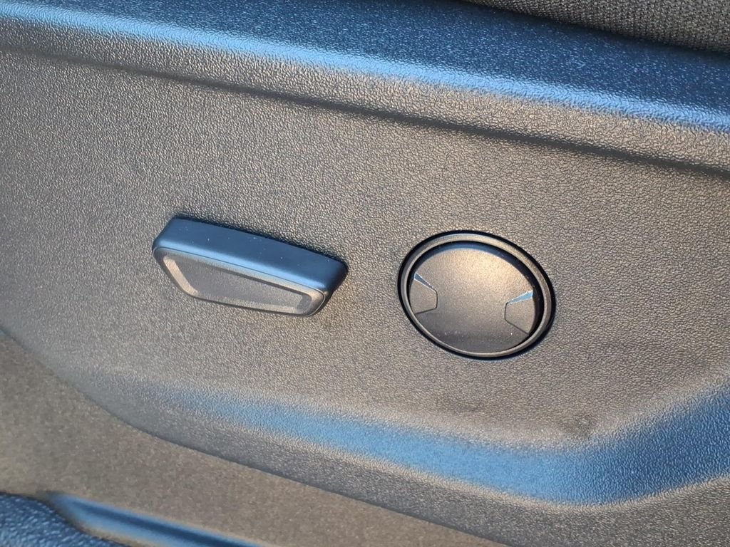 New 2027 Agate Black Metallic Ford F-250® XLT image 21