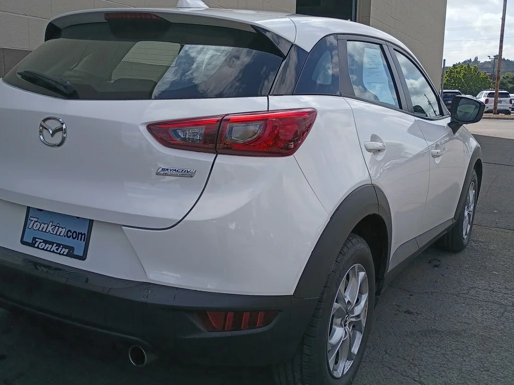 Used 2016 Crystal White Pearl Mica Mazda Touring image 5