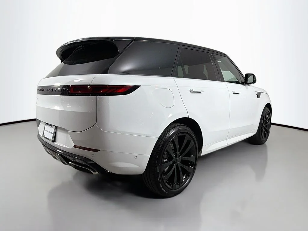 New 2026 Fuji White Land Rover Dynamic SE image 32