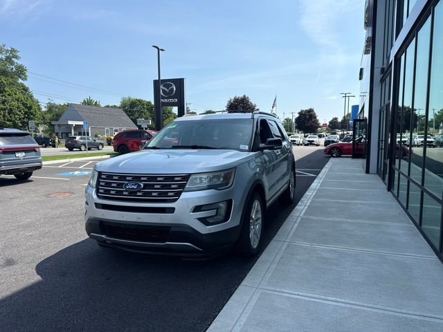 Used 2016 Gray Ford XLT image 5