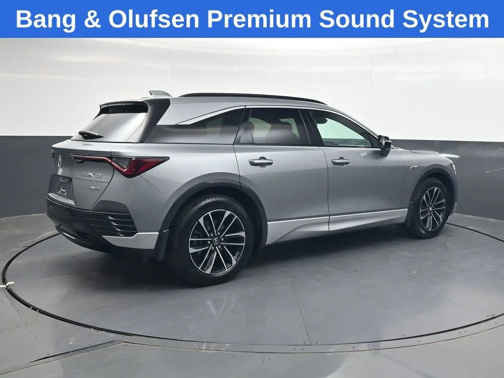 Used 2024 Mercury Silver Metallic Acura Base image 4