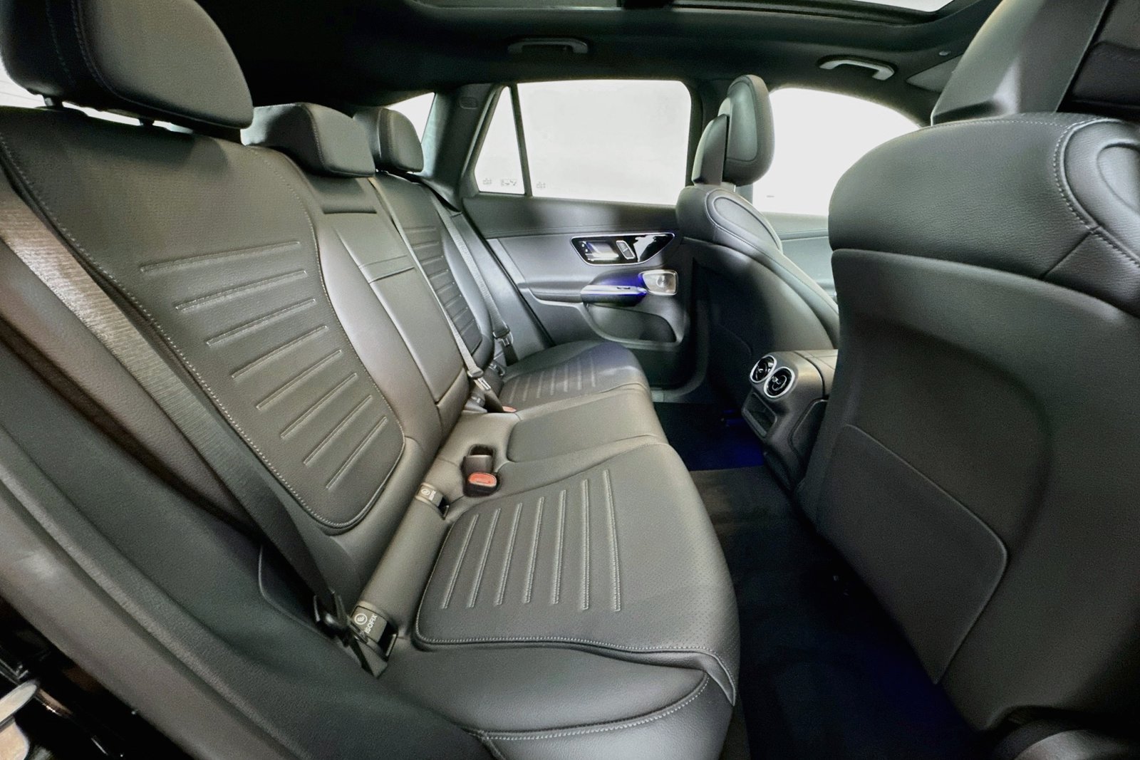 New 2026 Black Mercedes-Benz GLC 300 image 25