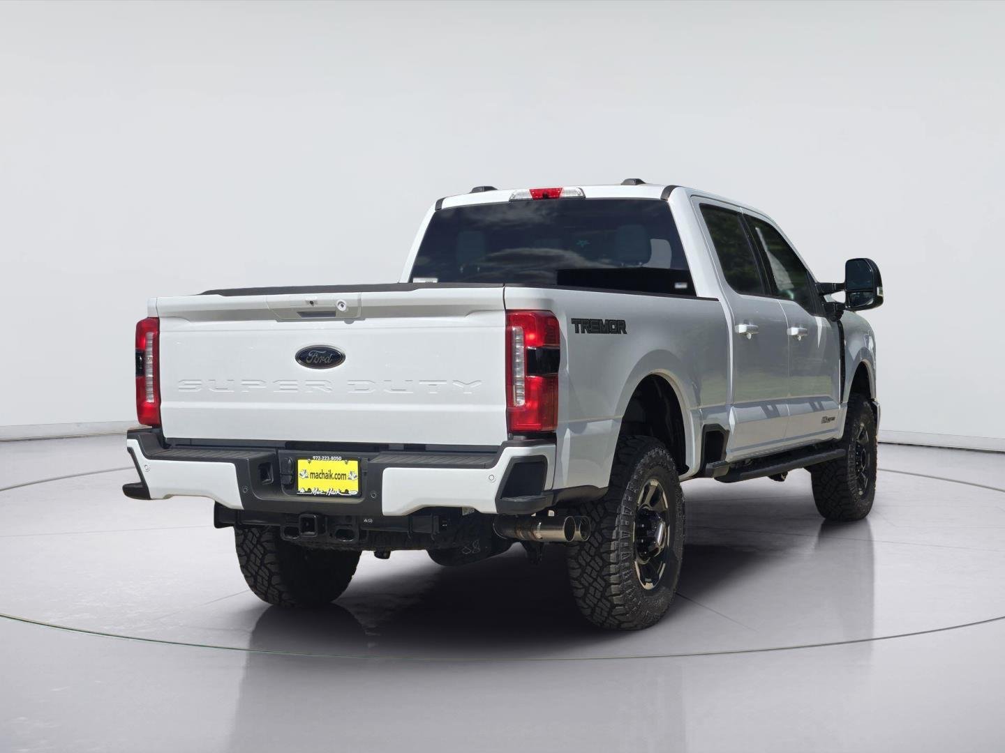 New 2026 Oxford White Ford F-250® XLT image 4