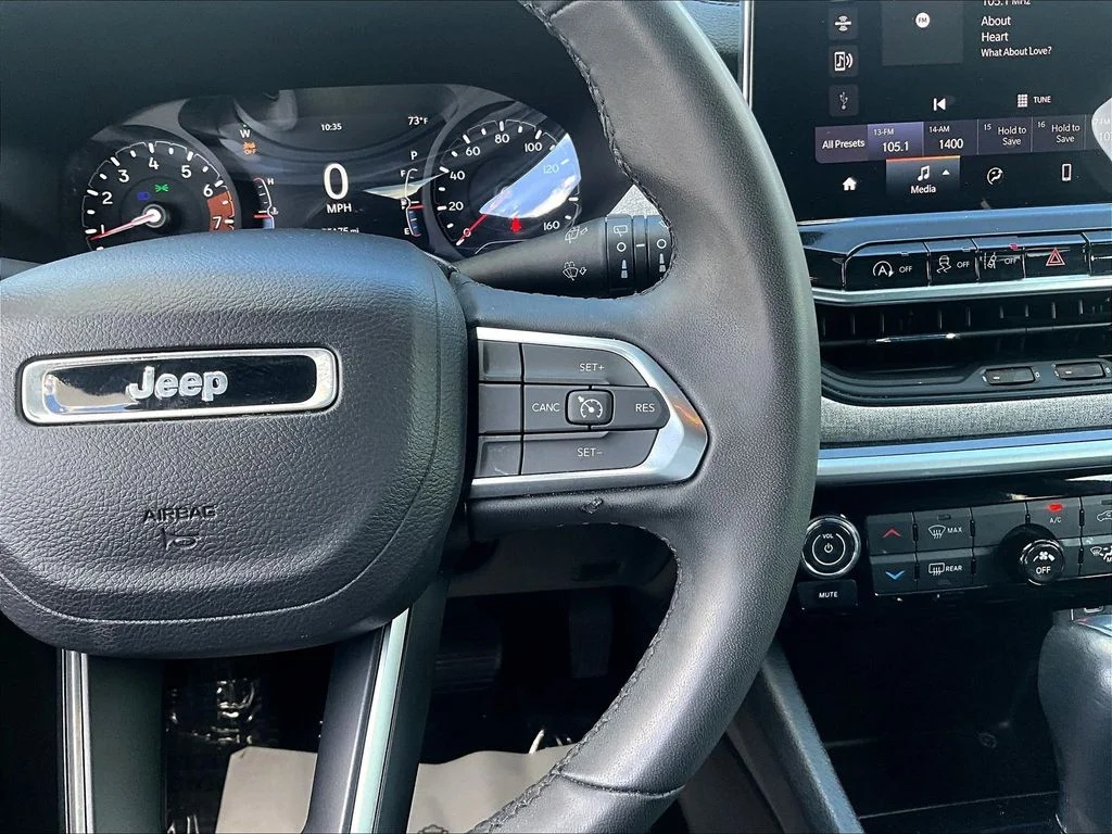 Used 2024 White Jeep Latitude image 12