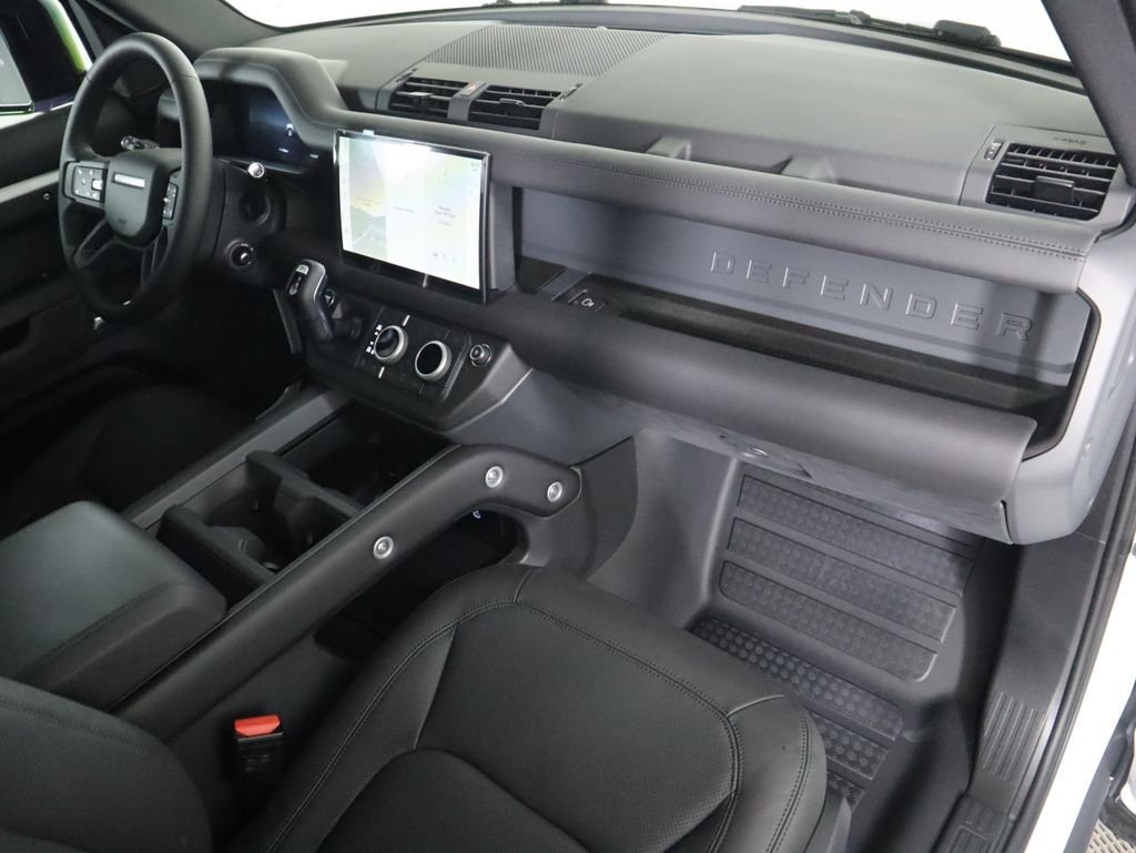 2025 Land Rover Defender S - Photo 19
