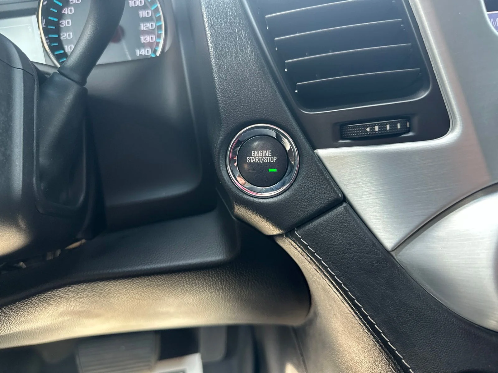 Used 2018 Red GMC SLT image 57