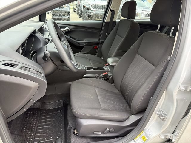 Used 2016  Ford SE image 13