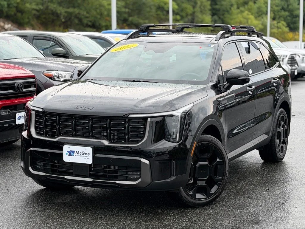 Used 2025 Black Kia X-Line SX Prestige image 1