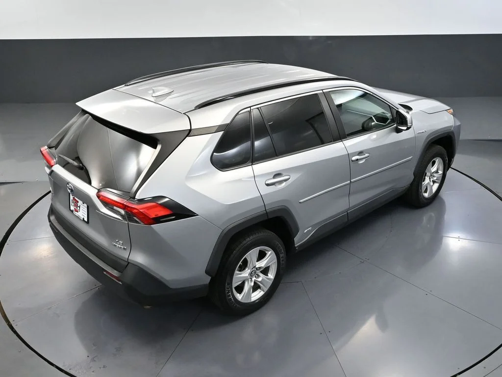 Used 2019 Silver Toyota LE image 53