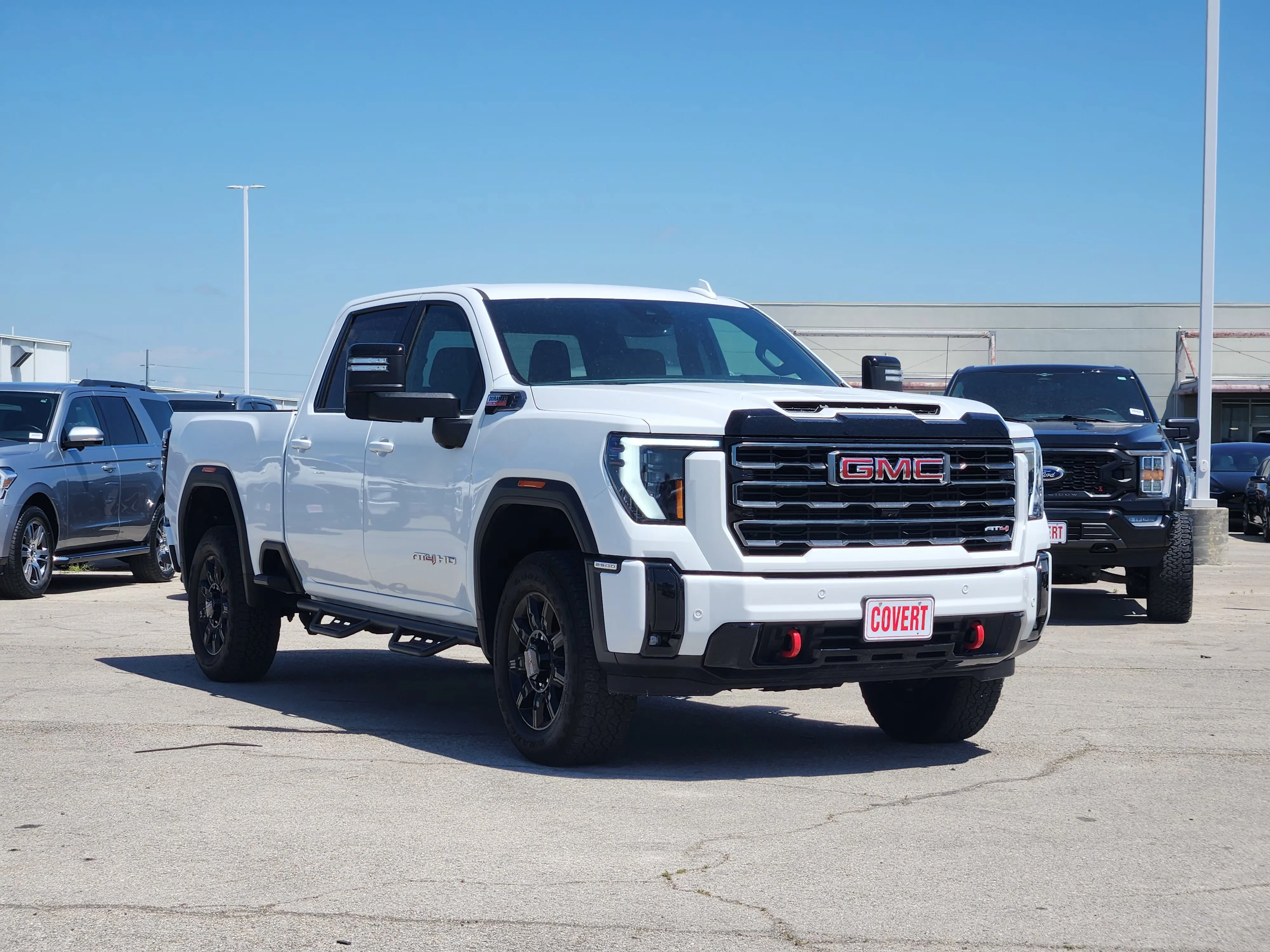 Used 2025 Summit White GMC AT4 image 3