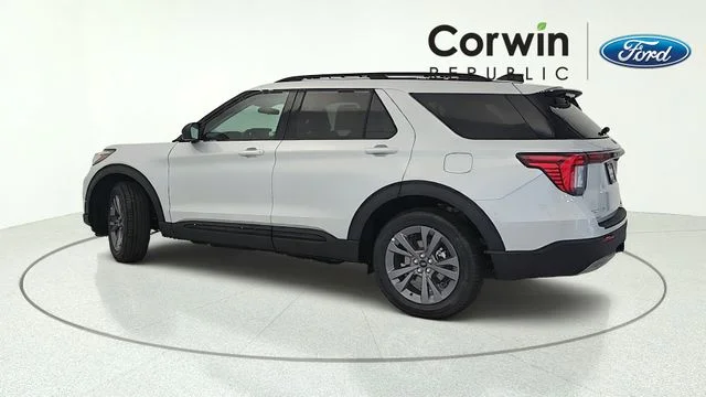 New 2026 Space White Metallic Ford Active image 35